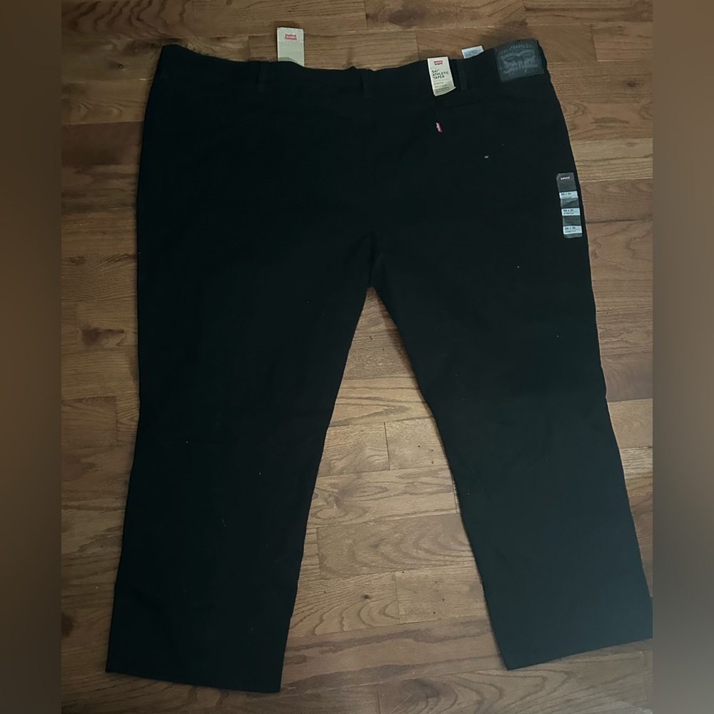 Black Levi’s Jeans Big and Talk
